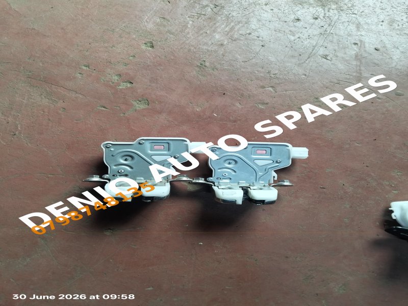Daihatsu Mira Boot Lock