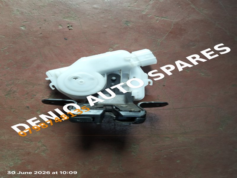 Toyota Auris Boot Lock