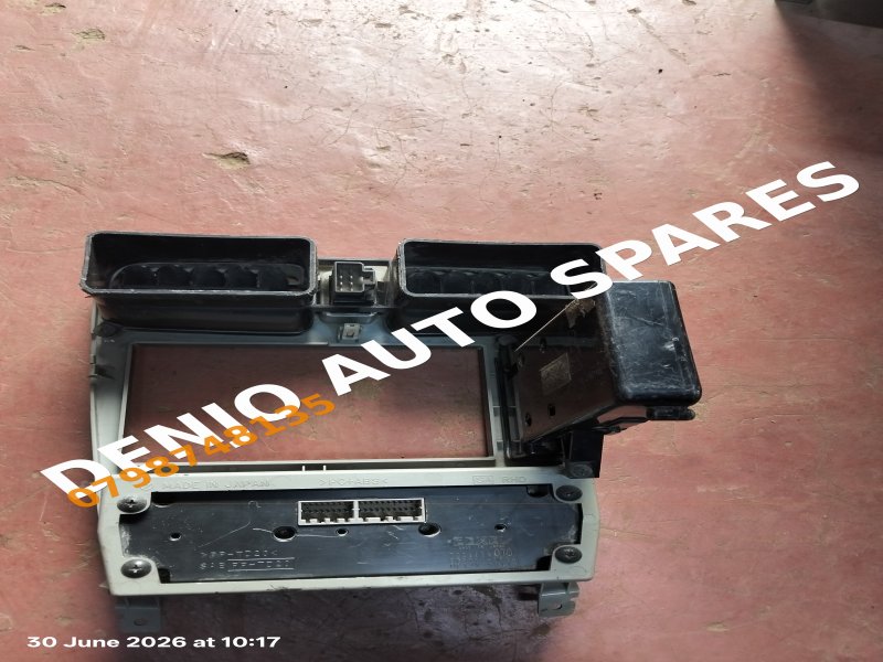 Subaru Forester (Sg5) Console