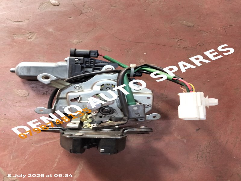 Toyota Harrier new model automatic boot lock